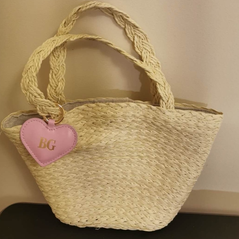 Bergdorf Goodman Straw Tote w BG Pink Keychain/Heart Charm New Beige Woven Bag!